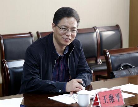 中组部老干部局副局长王维平在河南深入座谈研讨